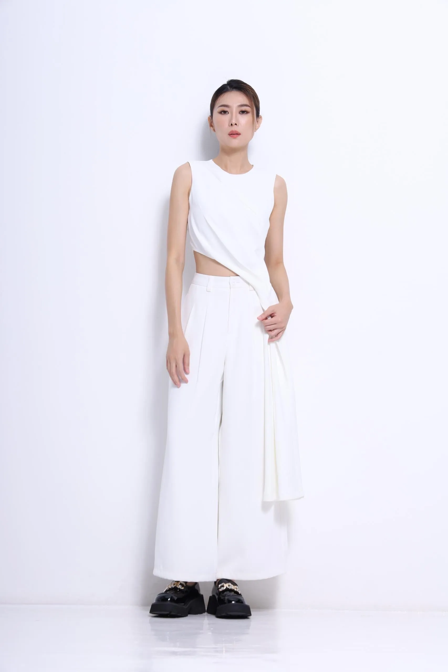 Zia Tailored Wide Legged Pants